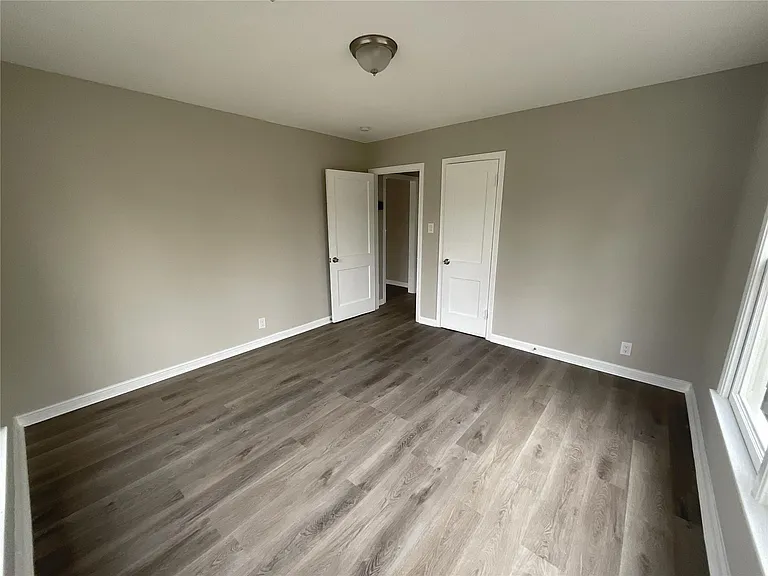 302 S 5th St — Photo 15