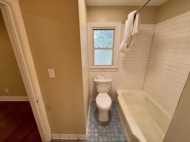 1706 Cowling Ave — Photo 7