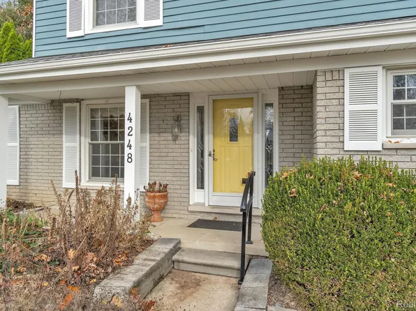 4248 Whitebirch Dr, West Bloomfield, MI 48323