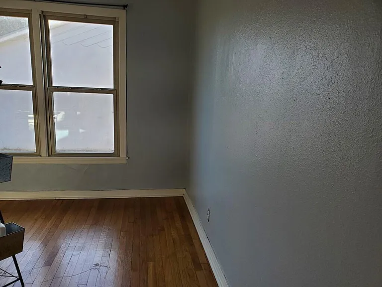 113 Logan St — Photo 6
