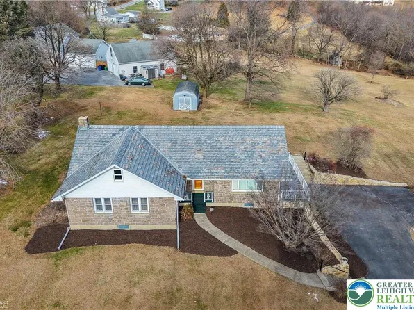 80 Echo Ridge Ln, Easton, PA 18042