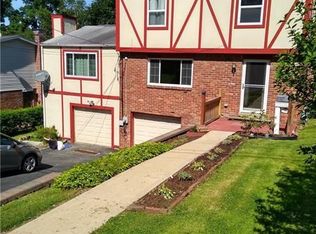 28 Arlor Dr, Pittsburgh, PA