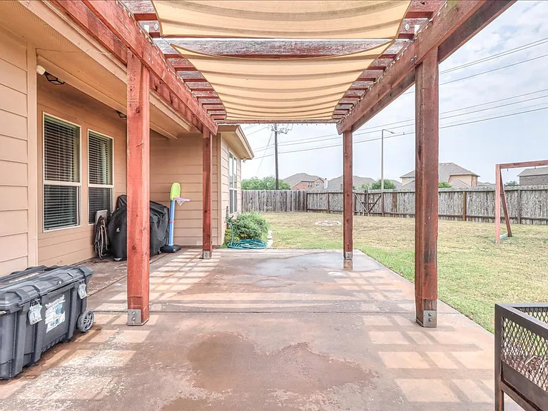 2242 Anacua St — Photo 35