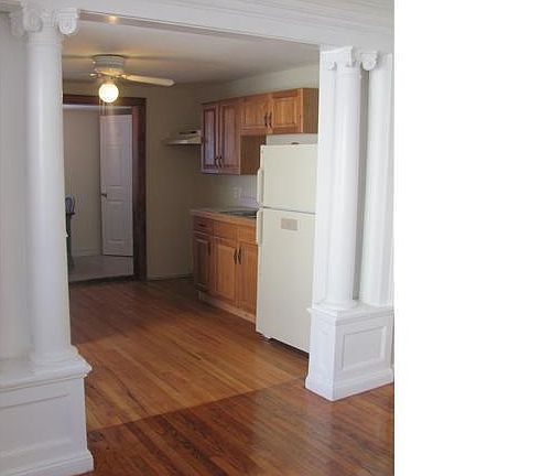 2nd image of 318 Wilson St