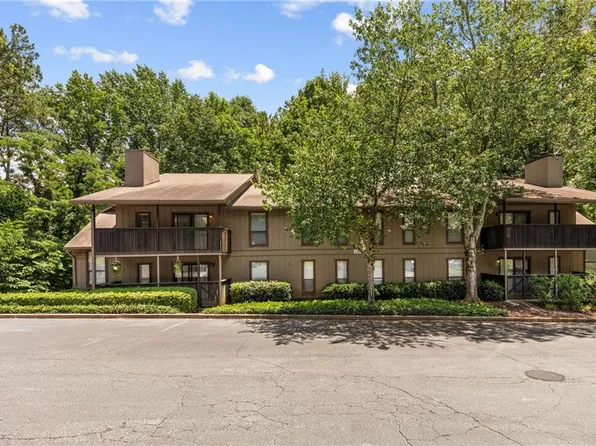1301 Cumberland Ct SE, Smyrna, GA 30080
