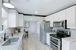 5th image of 810 20th Ave W