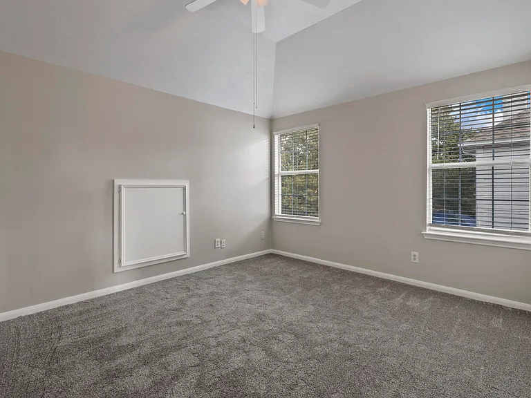 1527 Lakeview Dr — Photo 18