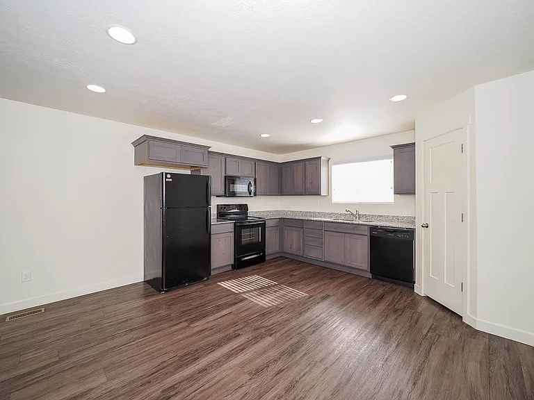 634 N 130 E — Photo 25