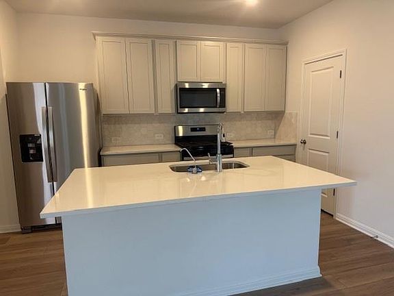 2nd image of 116 Maple Hedge Rd