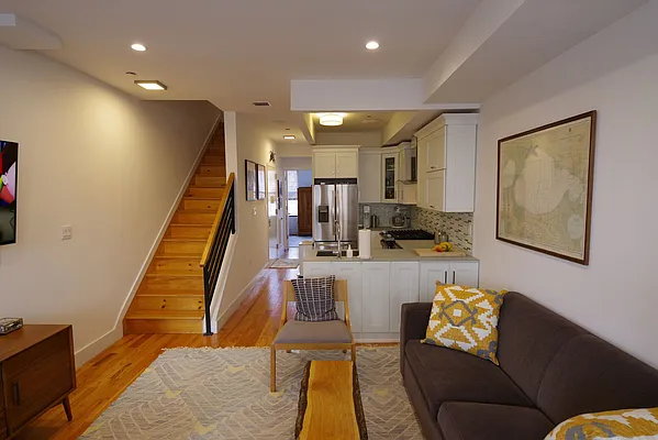 Rented by Owner | media 31