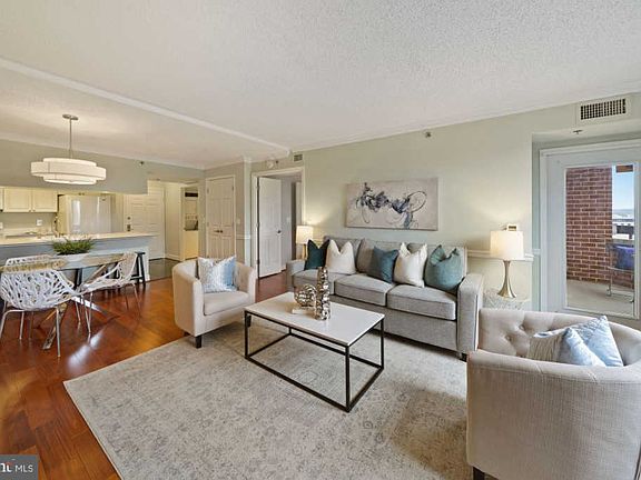 2nd image of 1276 N Wayne St APT 1018