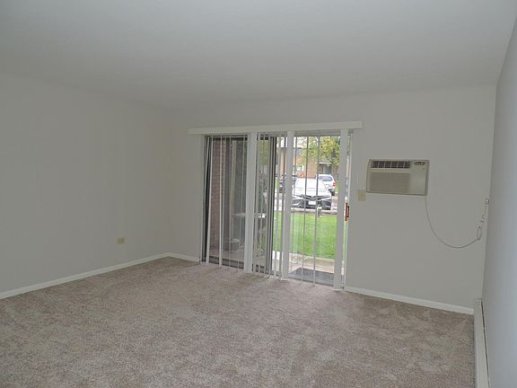 5th image of 7410 Brookdale Dr #4-113