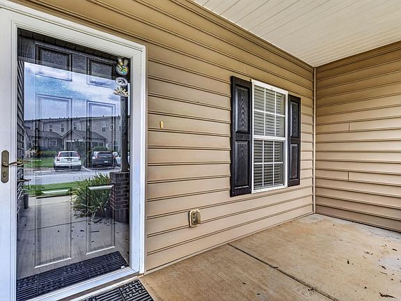 3rd image of 28 Endeavor Cir