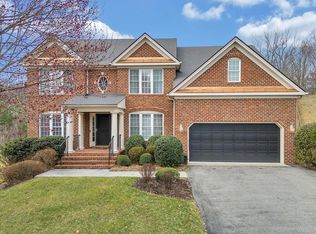 6334 Sandhurst Dr, Roanoke, VA 24018
