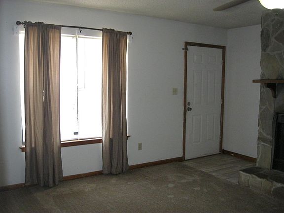 5th image of 10234 Walbridge St