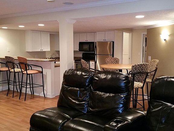 5th image of 9974 Lavenham Cir W