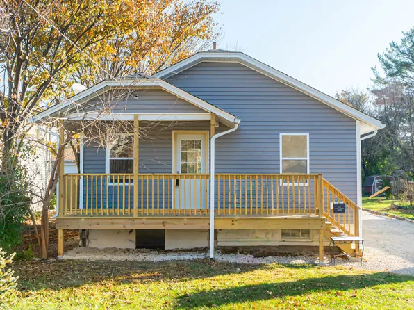 4411 Fairview Ave, Downers Grove, IL 60515