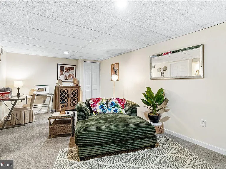 18 Robindale Dr — Photo 15