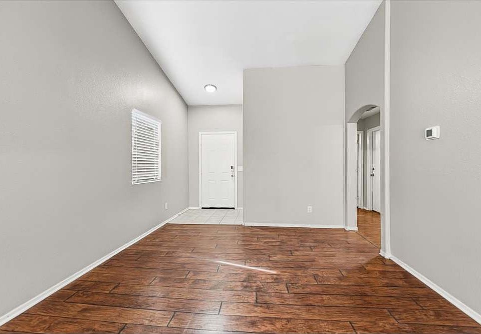 2nd image of 45 Bartlett St