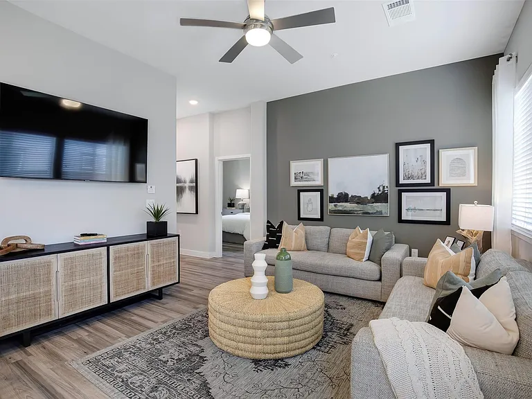 7207 Borland Dr — Photo 8