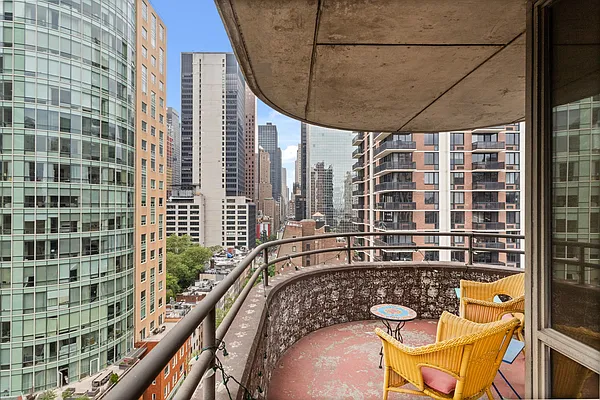 Rented by Sotheby's International Realty | media 13