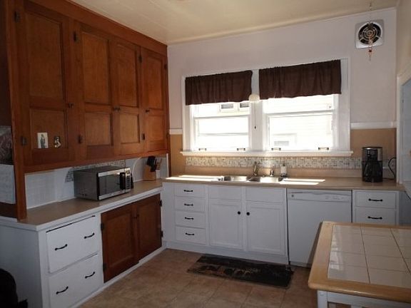 4th image of 407 Water St