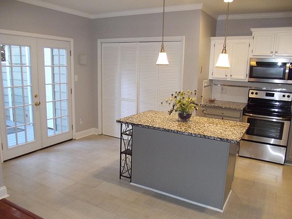 3rd image of 9130 Kings Canyon Dr