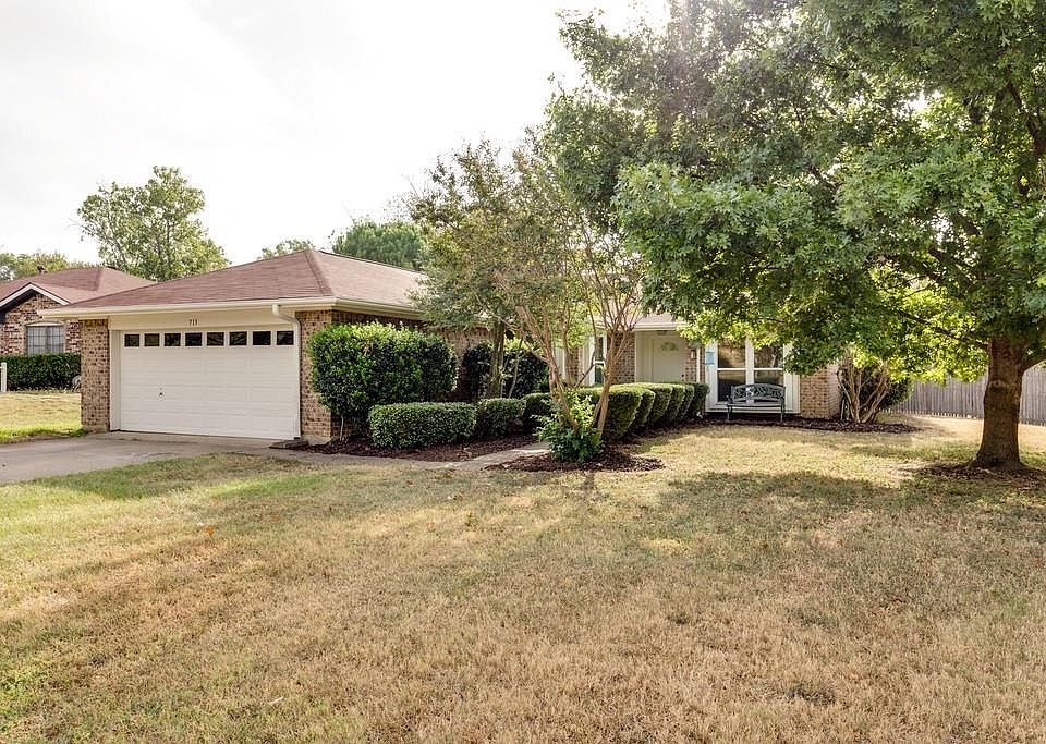 1st image of 713 Dunaway Dr