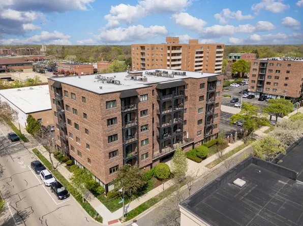 414 Clinton Pl APT 603, River Forest, IL 60305