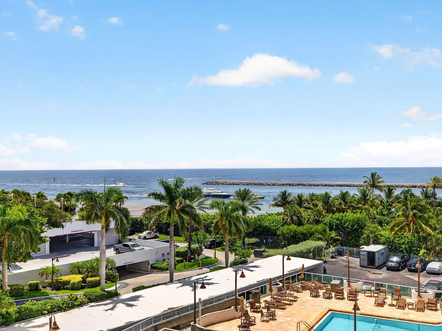 1 bed, 1.5 bath, 1092 sqft, $4,500 — Photo 3