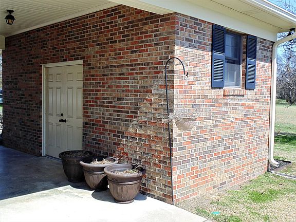 4th image of 900 Mead Dr