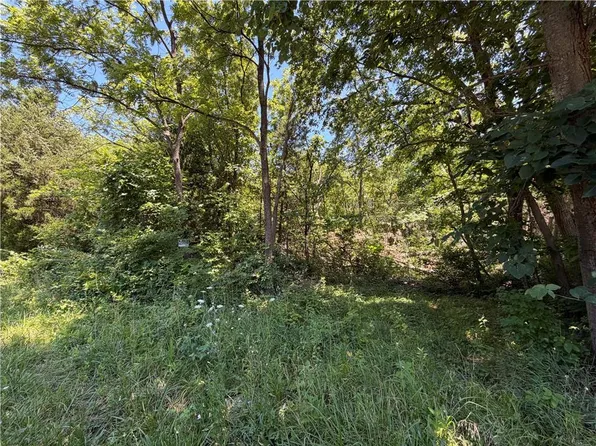S Gardner Rd, Oak Grove, MO 64075