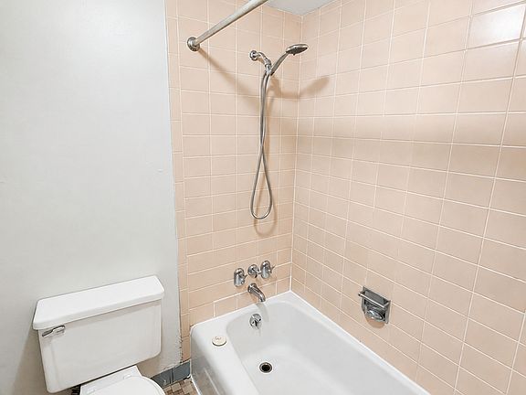 4th image of 1601 E 10th St APT 102