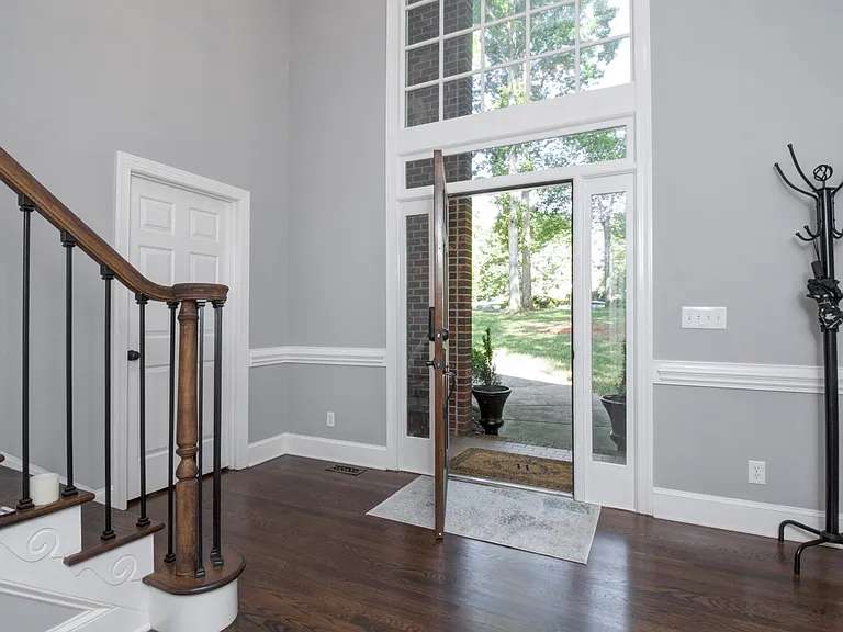 1315 Lake Point Dr — Photo 19
