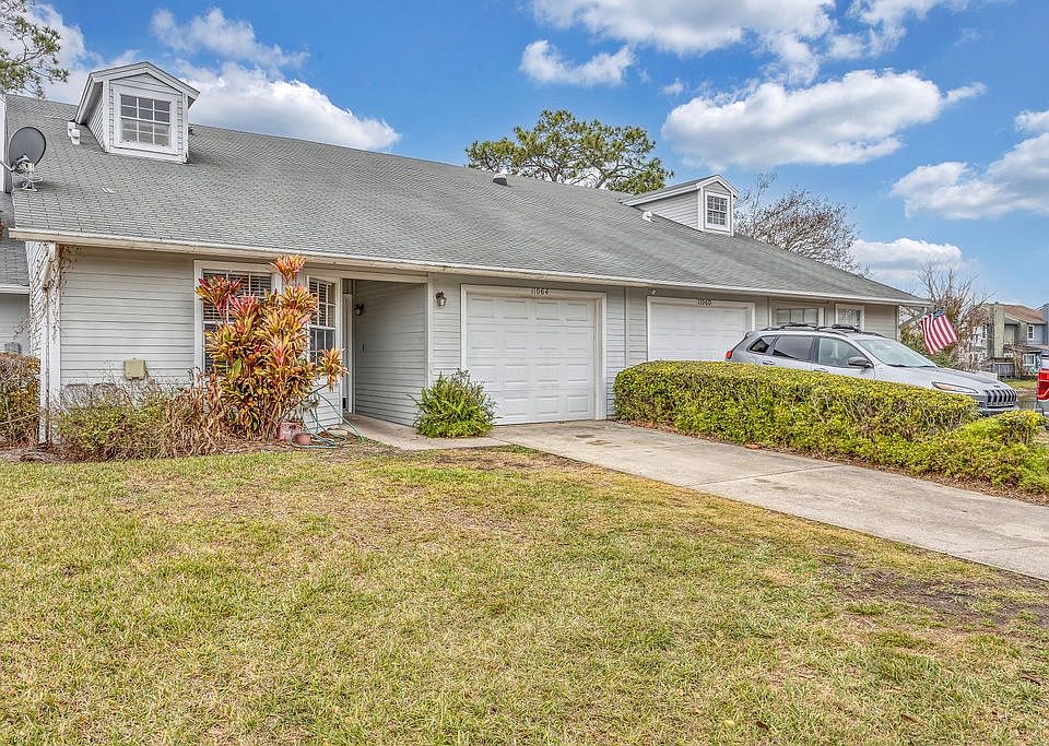 1st image of 11064 Wandering Oaks Dr