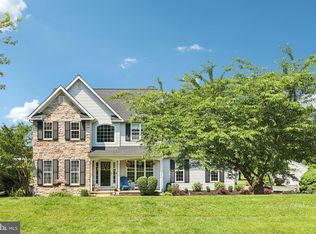 210 Lewis Farm Dr, Cochranville, PA 19330