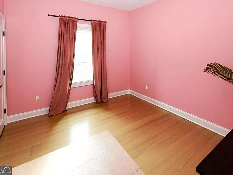 1860 Commons Pl NW — Photo 18