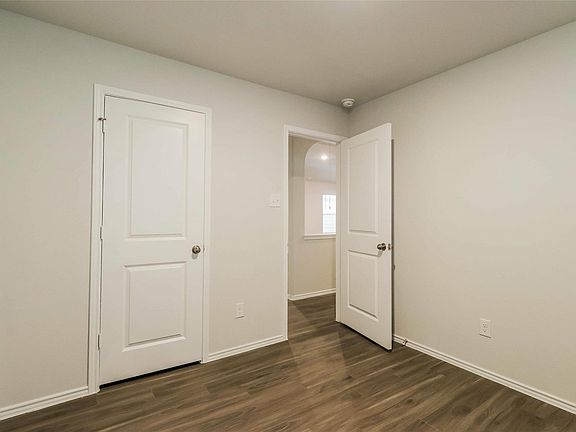 5th image of 2166 Middle Ridge Dr