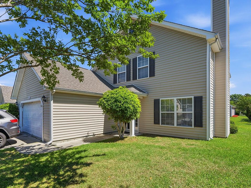 1st image of 391 Vesta Dr.