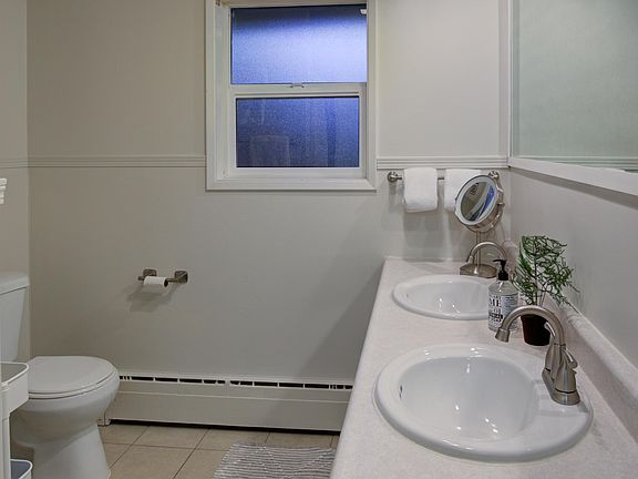 3rd image of 1740 Bel Aire Ave