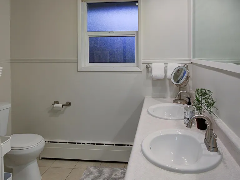 1740 Bel Aire Ave — Photo 3