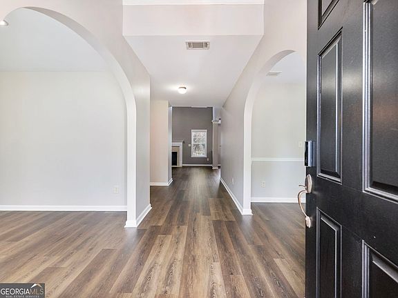 2nd image of 6062 Park Bend Ave