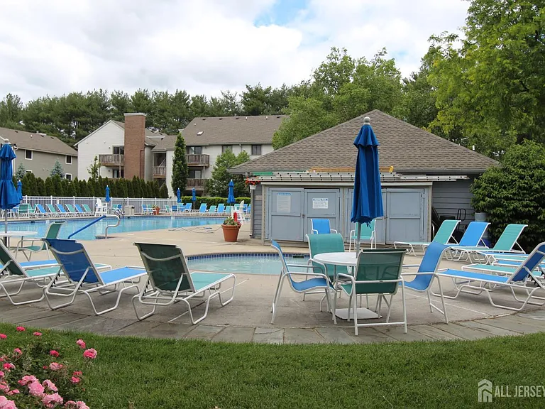 4707 Ravens Crest Dr — Photo 41