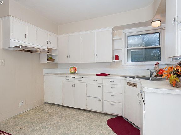 5th image of 510 NE 21st Ave