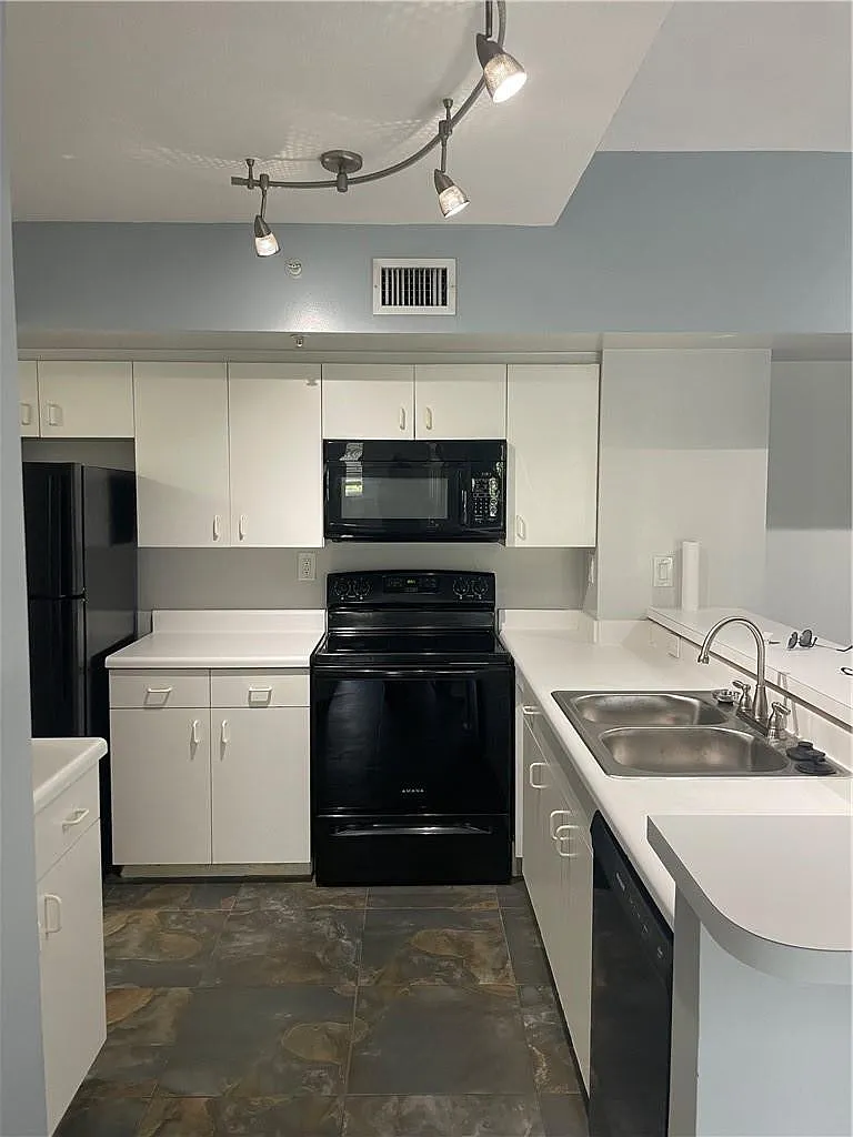 2 bed, 2.0 bath, 1124 sqft, $2,500 — Photo 4