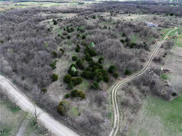 14583 NW 14001 County Rd, Drexel, MO 64742