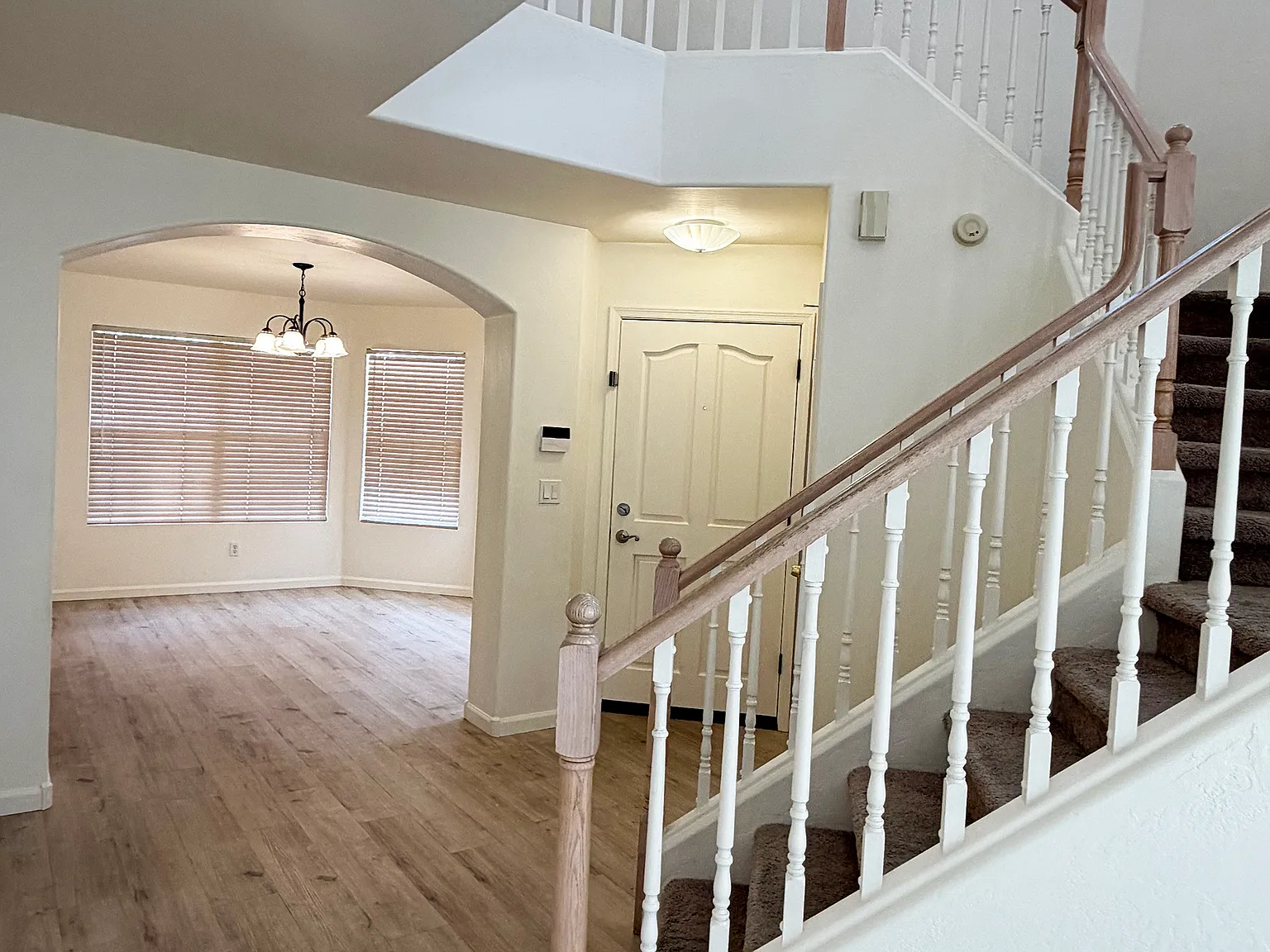 3 bed, 2.5 bath, 2445 sqft, $3,570 — Photo 3