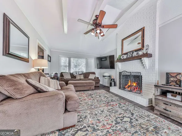 132 Little Brook Dr, Woodstock, GA 30188