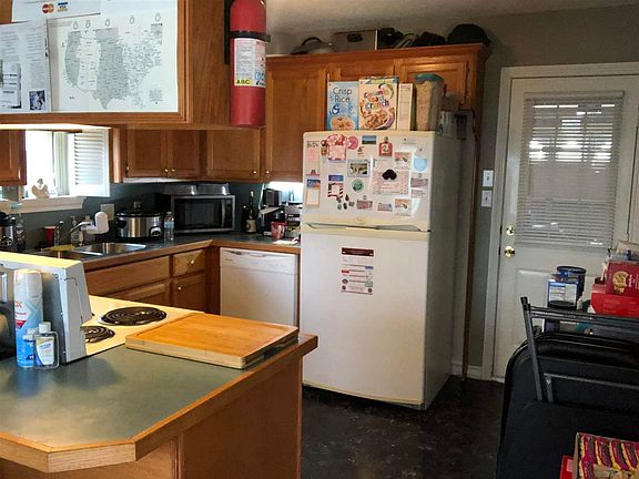 4th image of 22 Green Oak Cir