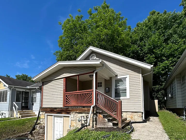 5708 Euclid Ave — Photo 1